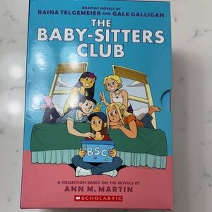Scholastic The Baby-Sitters Club Graphic Novels Box Set - 7 book set